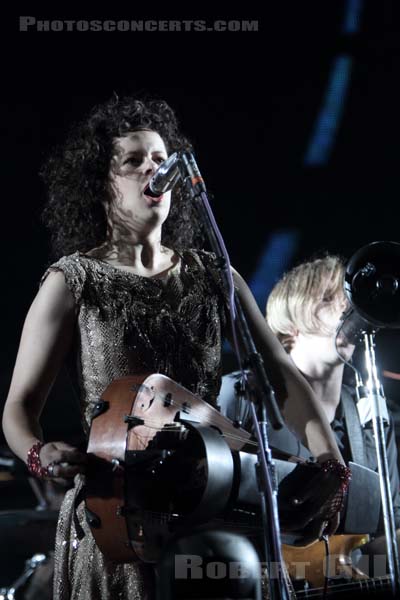 ARCADE FIRE - 2010-08-29 - SAINT CLOUD - Domaine National - Grande Scene - 